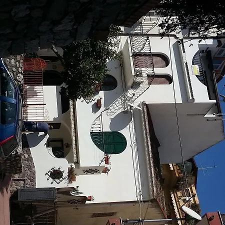 La Casa Bianca Letojanni
